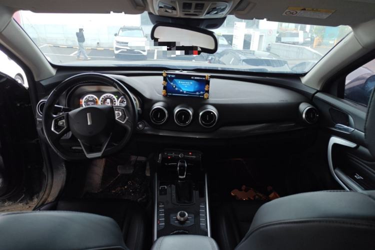 Used Wey VV7 2017 2.0T Ultra-Luxury Version Center Console