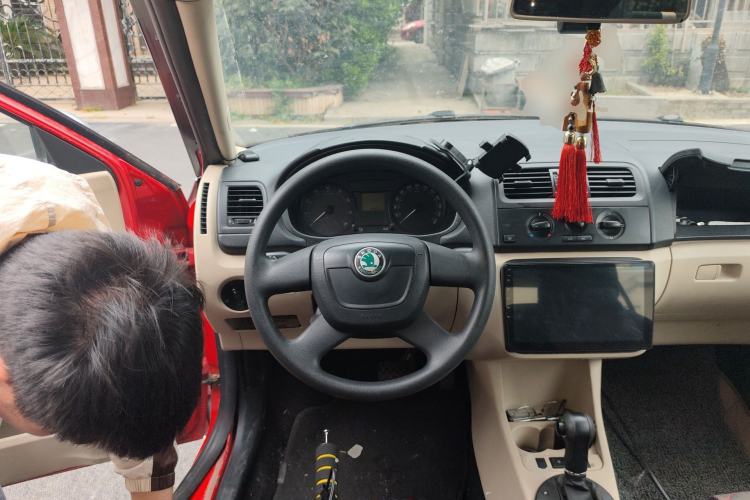 Used Skoda Fabia 2012 1.4L Automatic Crystal Edition Steering Wheel