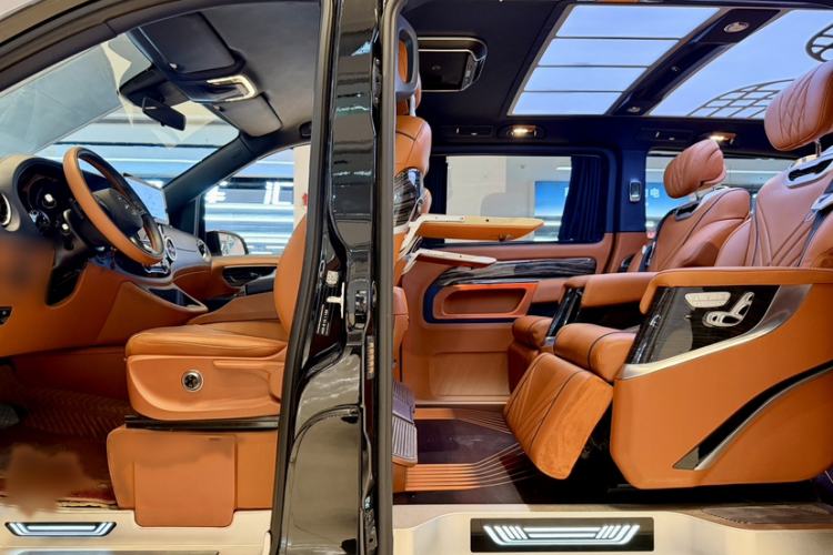 Used Mercedes-Benz Vito 2021 2.0T Business Version 7 Seats Interior 4