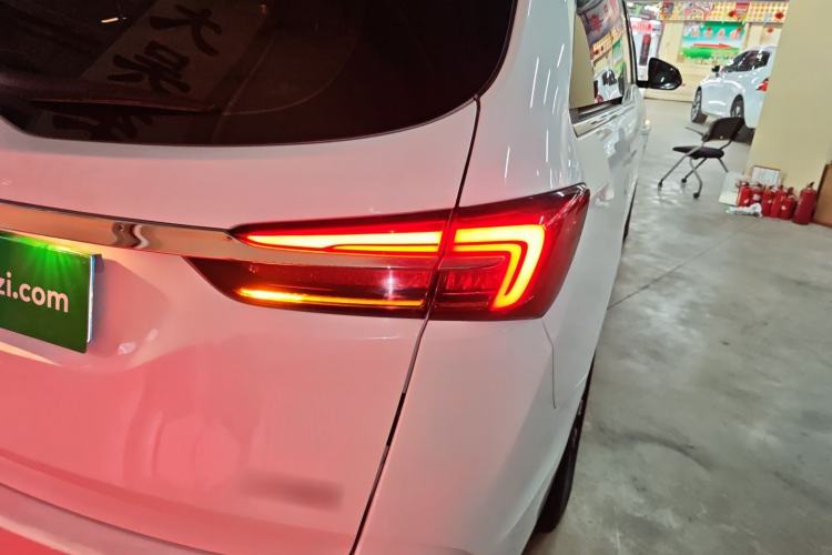 Used Buick GL8 2022 Land Cruiser Executive Class 652T Comfort Model
