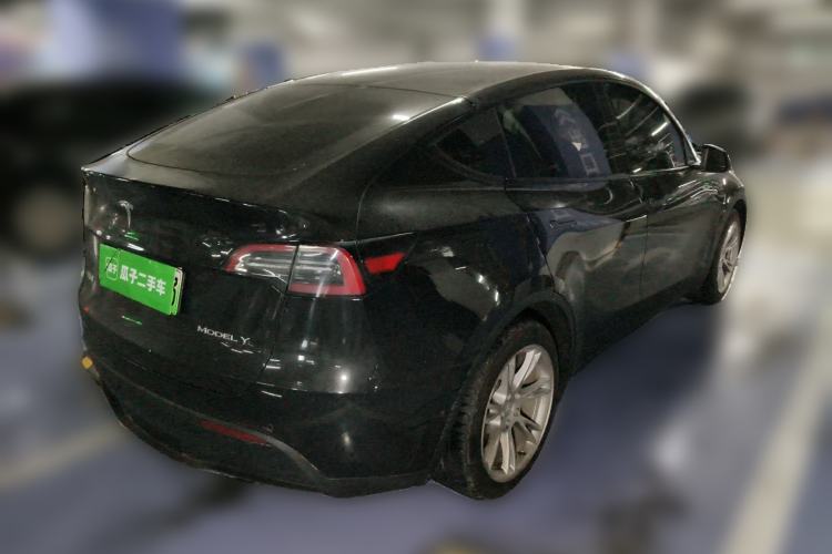 Used Tesla Model Y 2022 Long-Range All-Wheel-Drive Version
