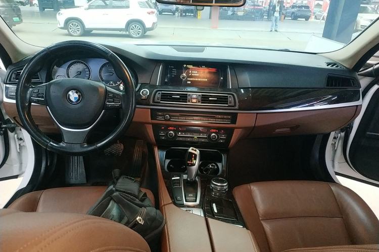 Used BMW 5 Series 2014 528Li Leading Model

