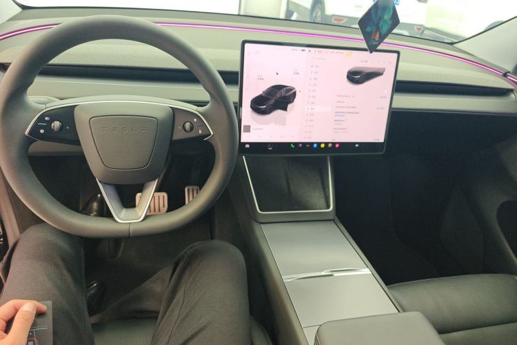 Used Tesla Model Y 2025 Rear-Wheel-Drive Version
