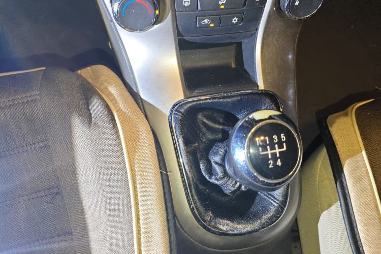 Used Chevrolet Cruze 2015 1.5L Classic SL MT