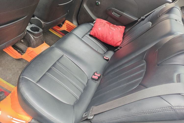 Used Chevrolet Aveo Sonic 2014 Sedan 1.4SL MT Comfort Edition Left Rear Seat