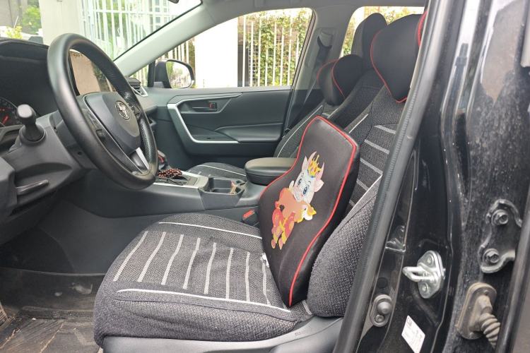 Used Toyota RAV4 2024 2.0L CVT Two-Wheel Drive Urban Edition Left Front Seat