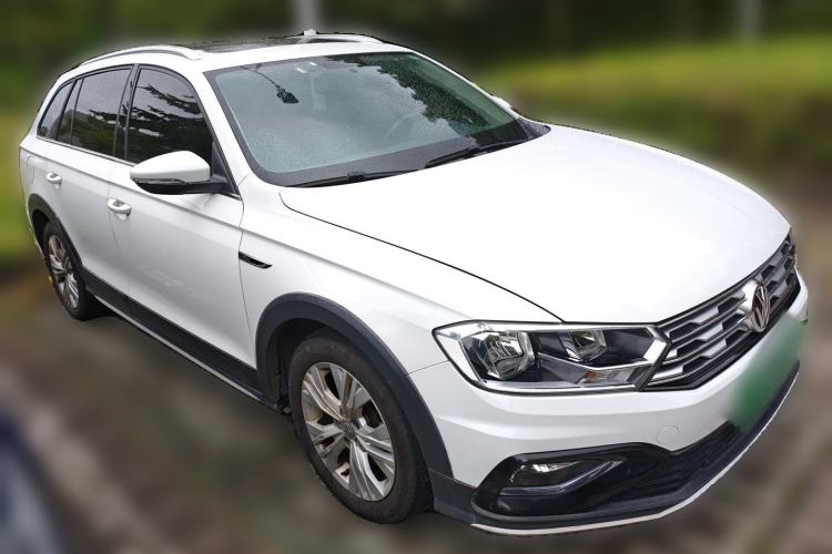 Used Volkswagen C-TREK 2017 1.6L Automatic Comfort Model Front Right 45 Deg