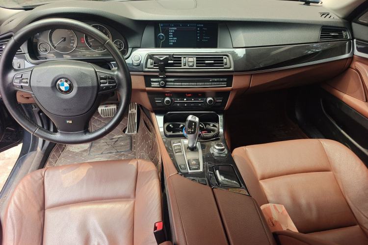 Used BMW 5 Series 2012 520i Elegant Edition Center Console