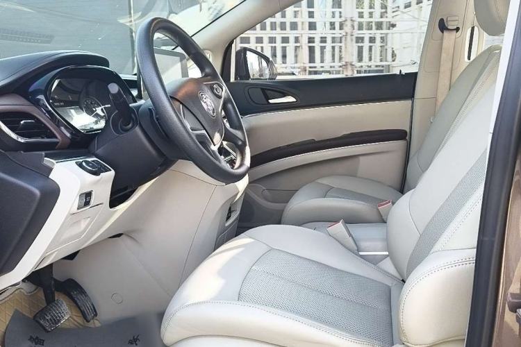 Used Buick GL8 2023 Land Executive Class Comfort Model Interior 5