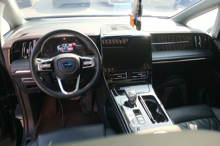 Used GAC Trumpchi M8 2024 Master Series 400T Ultimate Edition Center Console