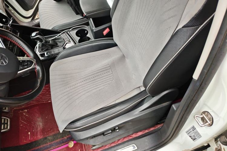 Used Volkswagen Tayron X 2020 330TSI Two-Wheel Drive Luxury Smart Connectivity Version Left Front Seat