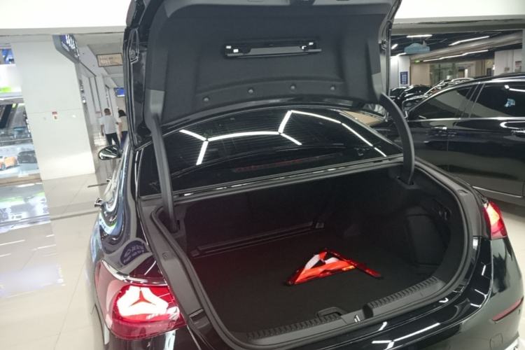 Used Mercedes-Benz E-Class 2024 Refresh E 300 L Stylish Edition
