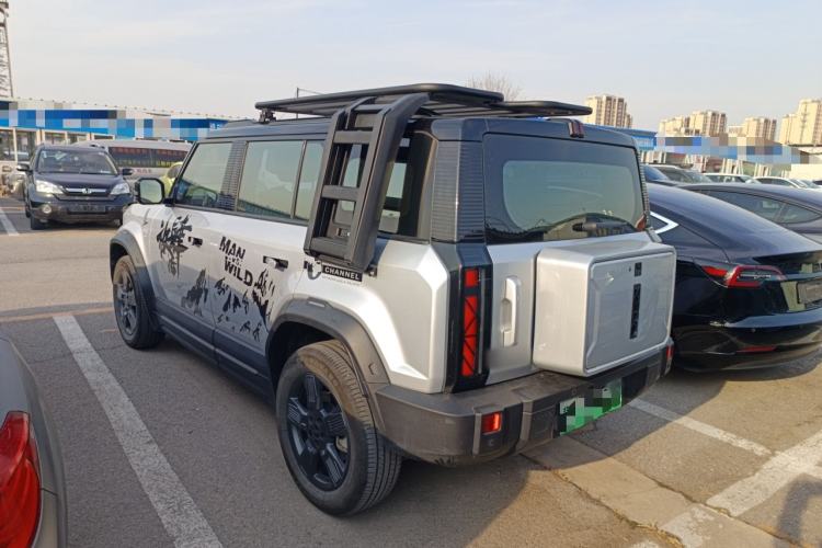 Used iCAR 03 2024 401km Two-Wheel Drive Standard Advanced Version Rear Left 45 Deg