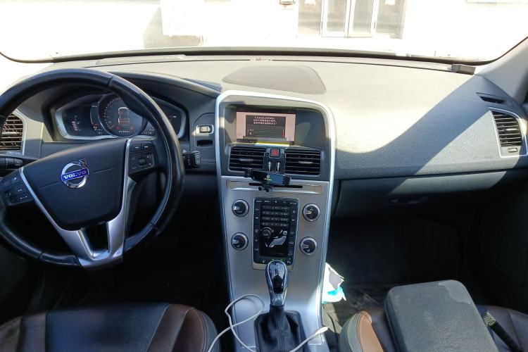 Used Volvo XC60 2017 T5 AWD Smart Upgrade Edition
