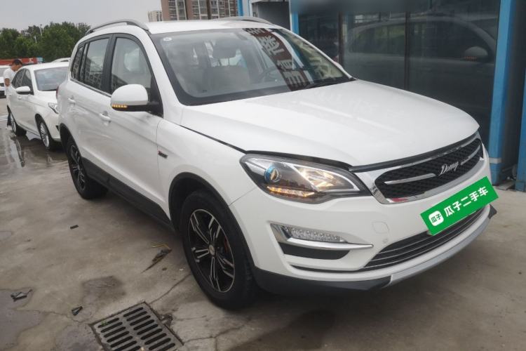 Used Zotye Domy X5 2017 Upgraded Model 1.5T Manual Luxury Version Front Right 45 Deg