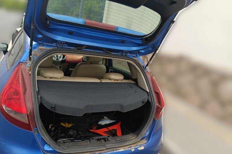 Used Ford Fiesta 2010 Hatchback 1.3L Manual Fashion Edition
