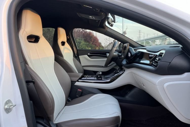 Used BYD Qin PLUS 2024 HONOR Edition DM-i 55KM Leading Model Right Front Seat