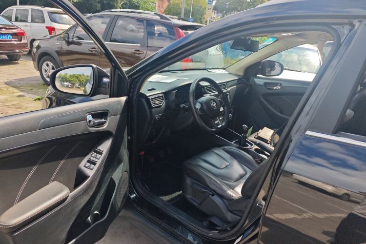 Used Dongfeng Fengon 580 2017 1.8L Manual Comfort Model Driver Seat