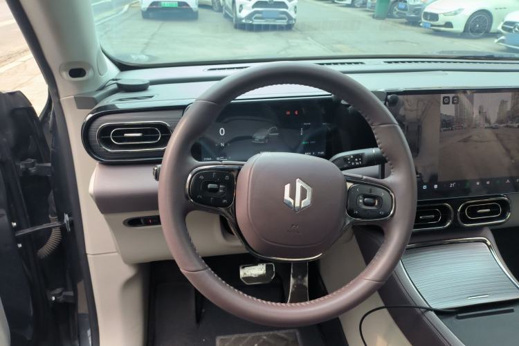 Used Leapmotor C11 2024 All-Electric 580 Luxury Edition
