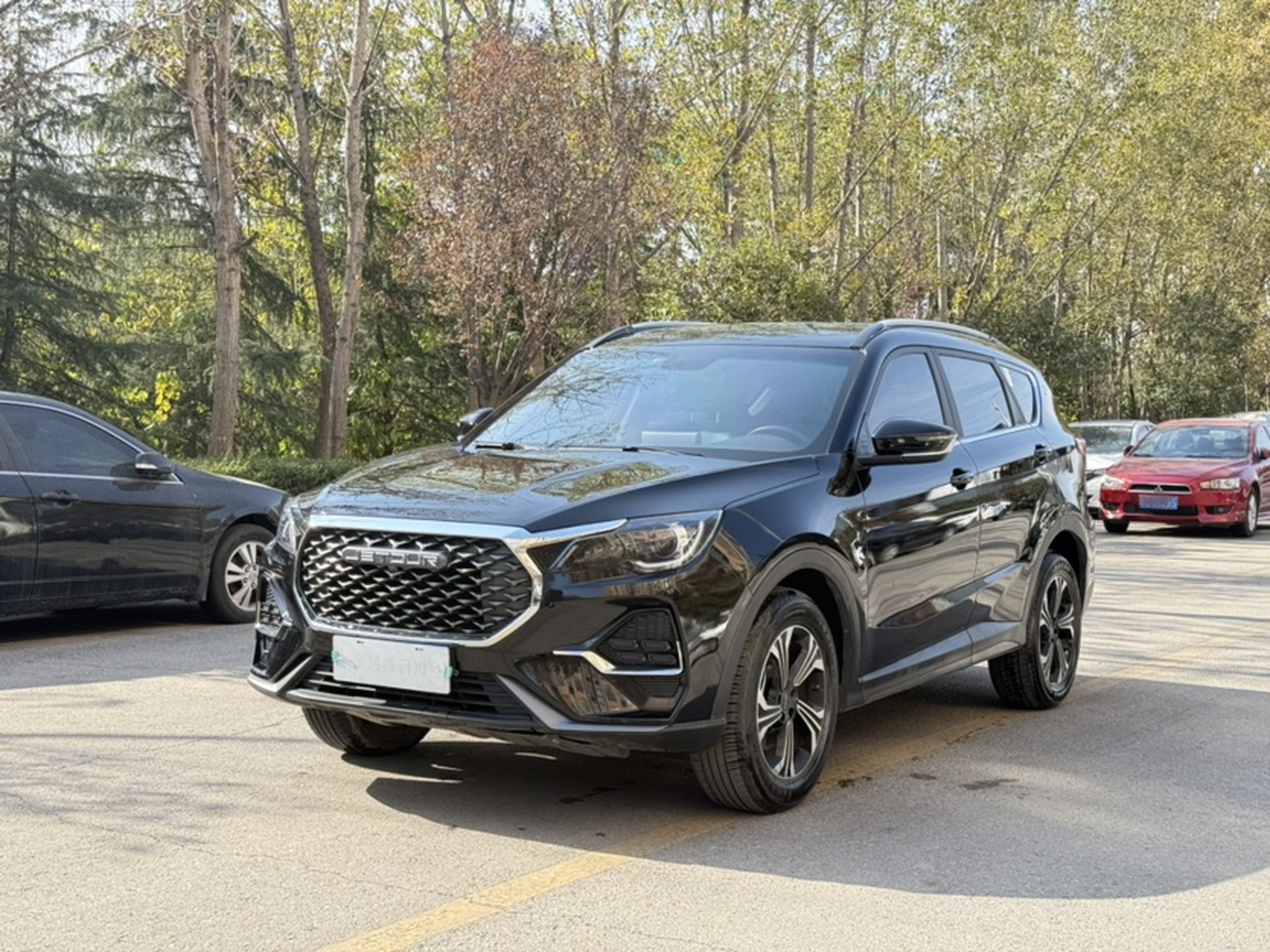 تحت مقدمة السيارة