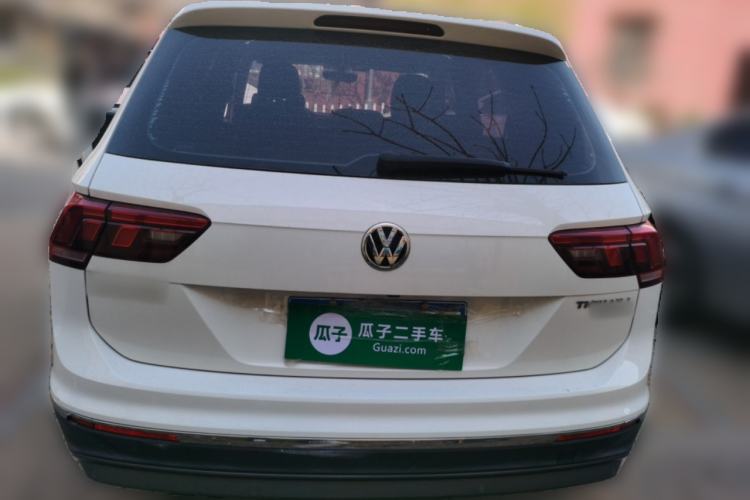 Used Volkswagen Tiguan L 2018 330TSI Automatic Two-Wheel Drive Luxury Edition Rear