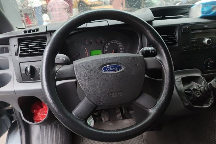 Used Ford Transit Custom 2013 2.4T Diesel Luxury Version Short Wheelbase Mid-Height China III Standard
