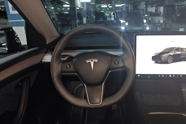 Used Tesla Model Y 2023 Rear-Wheel-Drive Version Steering Wheel