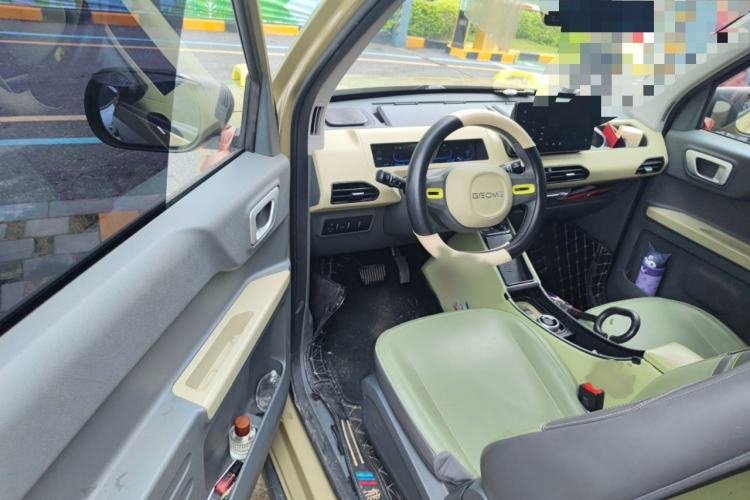 Used Geely Galaxy Panda 2024 200km Panda Rider Interior 3