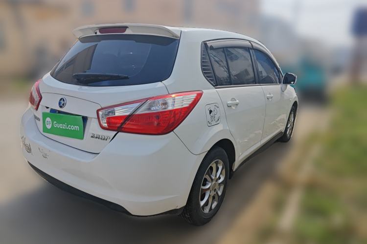 Used Venucia R50 2015 1.6L Manual Luxury Edition