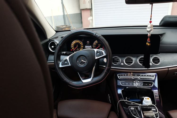 Used Mercedes-Benz E-Class 2017 E 200 L Sport 4MATIC Steering Wheel