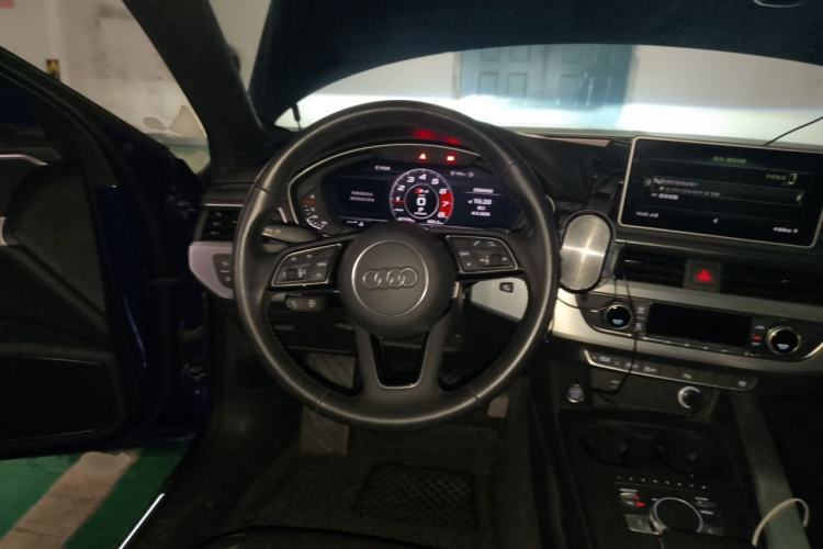 Used Audi A4L 2018 30th Anniversary Edition 40 TFSI Fashion Model
