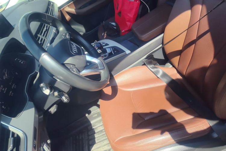 Used Audi Q7 2018 40 TFSI Comfort Model Left Front Seat