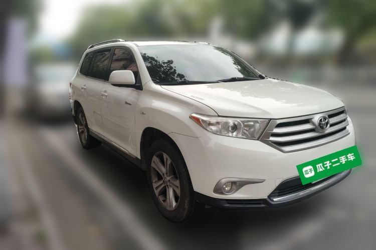 Used Toyota Highlander 2012 2.7L Two-Wheel Drive 7-Seater Luxury Edition Front Right 45 Deg