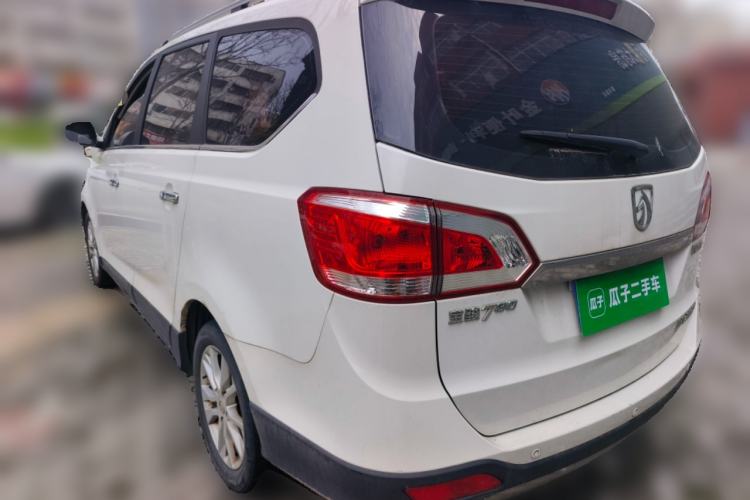 Used Baojun 730 2014 1.5L manual luxury trim 7 seats
