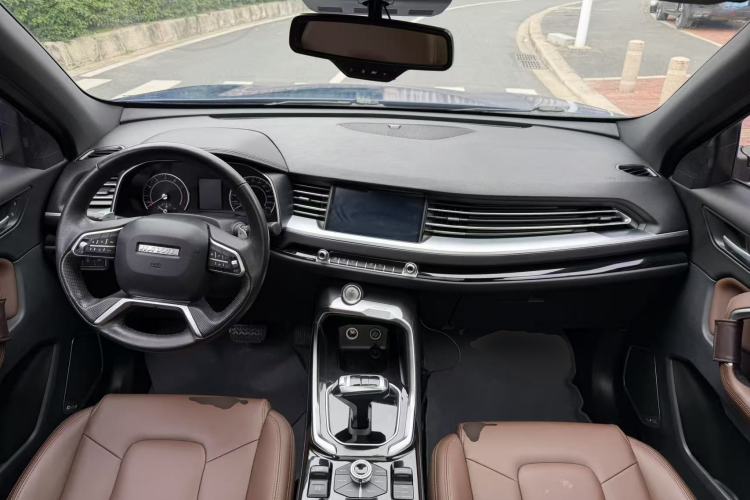 Used Haval H6 2017 Red Label 2.0T Automatic Two-Wheel Drive ZhiShang Model