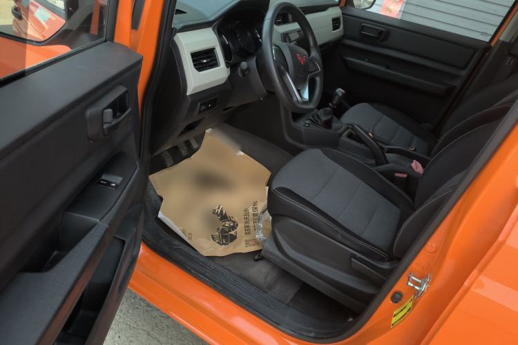 Used Wuling Zhengcheng 2021 1.5T Manual Comfort Version with Enclosed Windows