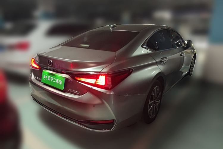 Used Lexus ES 2023 200 Excellence Edition
