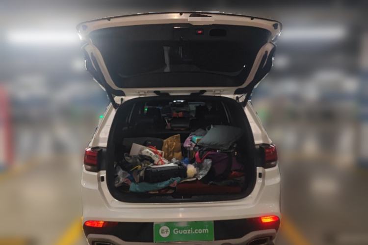 Used Kia KX7 2017 2.0T Automatic 4WD DLX 7-Seater Trunk