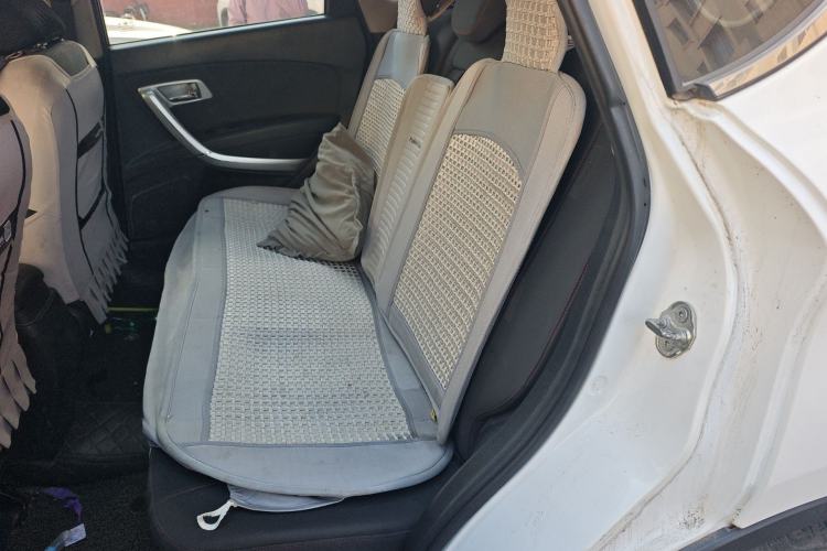 Used Bestune X80 2013 2.0L automatic comfort version Left Rear Seat