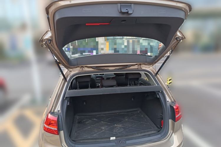 Used Volkswagen Golf 2014 1.6L Automatic Fashion Model Trunk