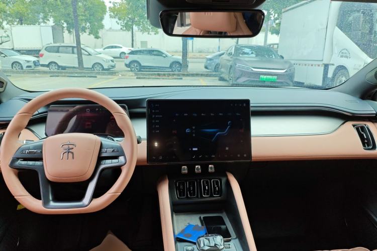 Used BYD Song L EV 2025 662 km Ultra-Range Version Center Console