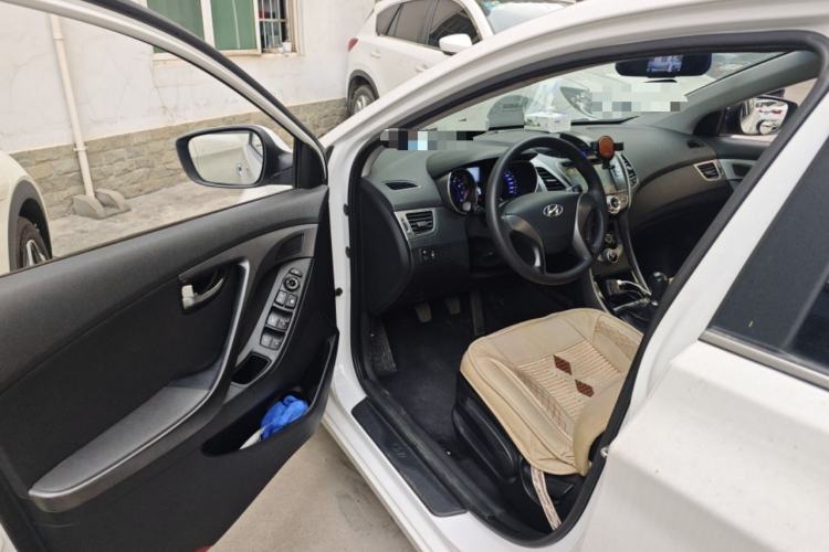 Used Hyundai Elantra (5th Generation / Langdong) 2015 1.6L Manual Leading Model