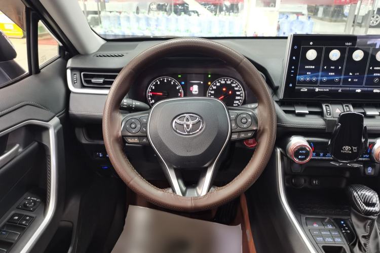 Used Toyota Wildlander 2022 2.0L CVT 4x4 Luxury PLUS Edition