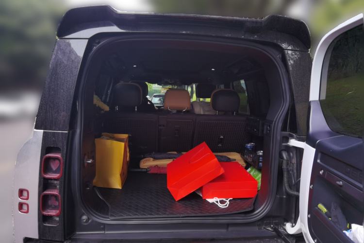 Used Land Rover Defender 2025 110 3.0T P400 – Dynamic HSE
