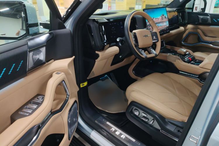 Used Formula Leopard Leopard 8 2025 Smart & Brave Flagship Edition 7 Seats