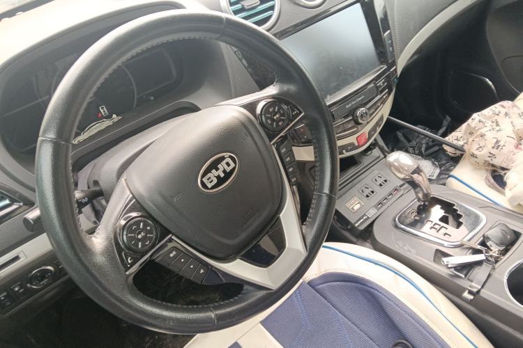 Used BYD S7 2015 2.0T Upgraded Automatic Luxury Version Steering Wheel