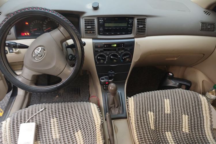 Used Toyota Corolla EX 2010 1.6L Manual Classic Edition Center Console