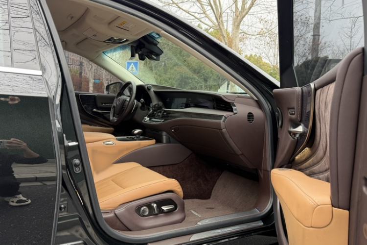 Used Lexus LS 2018 350 Excellence Edition China V Standard

