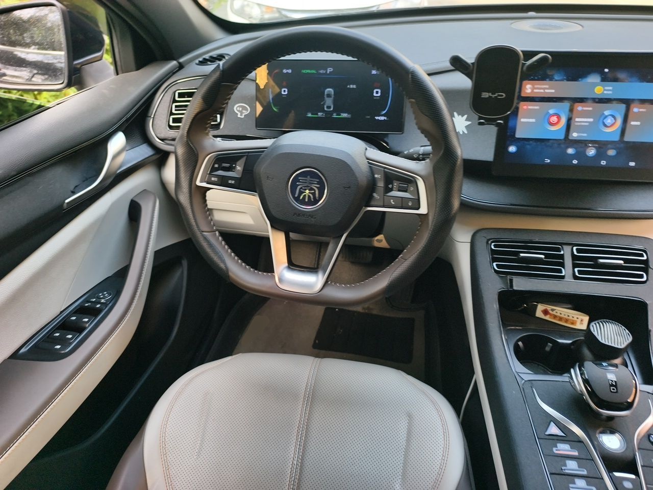 BYD Qin PLUS 2024 HONOR Edition DM-i 55KM Leading Model — снимка 7