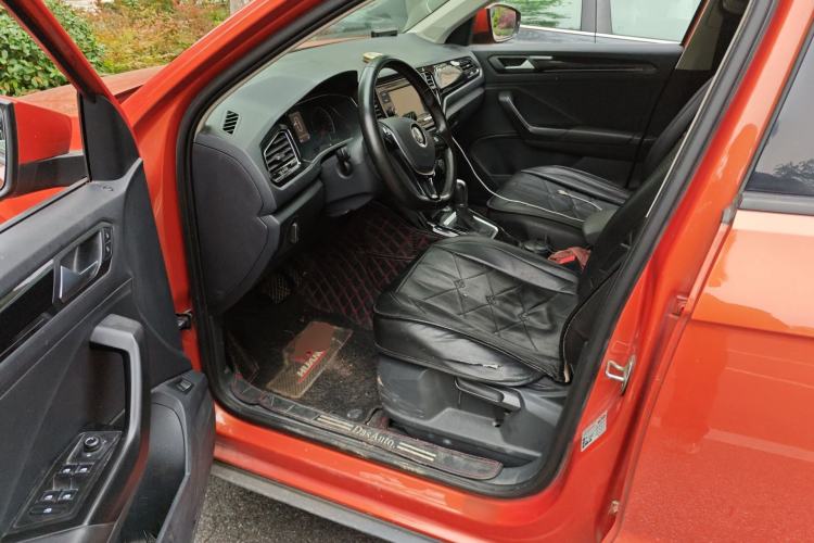 Used Volkswagen T-ROC 2018 280TSI DSG Two-Wheel-Drive Comfort Version China V Standard Driver Seat